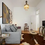דירה Charming Central